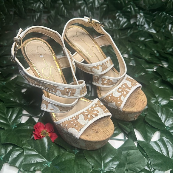 Elegant Beige and White Strappy Heels - Picture 6 of 8